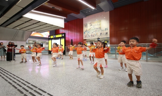 Chinese New Year singing performances by My First Skool Tanjong Pagar Plaza