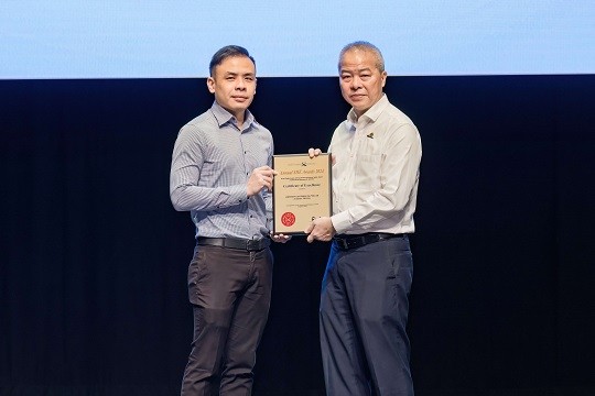 Excellenceaward_tr353a