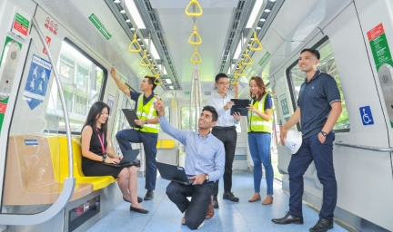 staffs_in_train