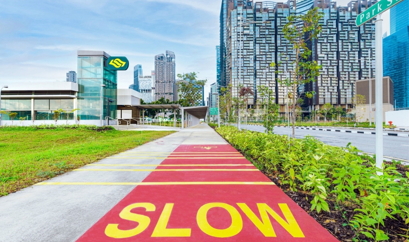 Image of cycling path outside TEL Marina Bay