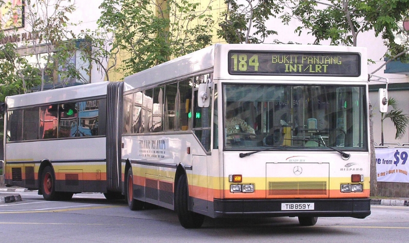 An archive image of an articulated bus for Bus Service 184, commonly known as a ‘Bendy Bus'.