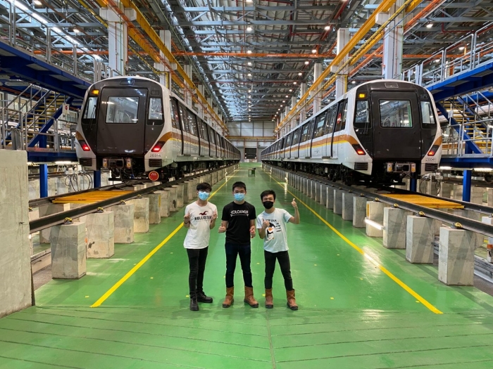 Image of the FOLT members at depot