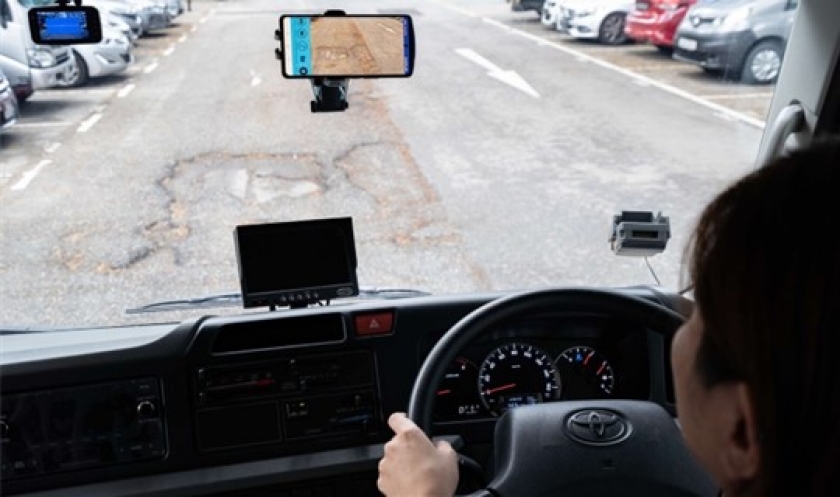 Image of AI VA road inspection using in-car camera